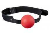 Красный силиконовый кляп-шар с ремешками из полиуретана Solid Silicone Ball Gag